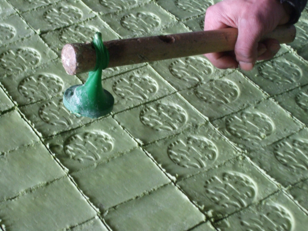 aleppo soap-stamping-scaled